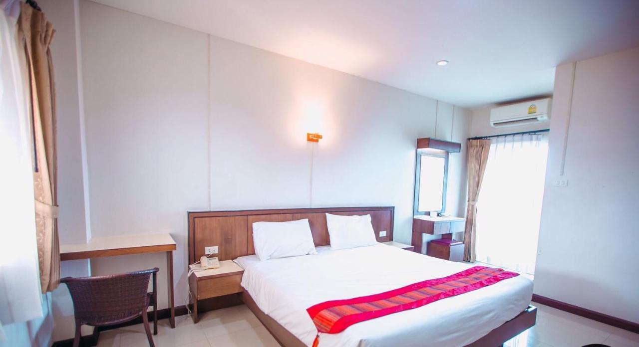 Bander Hotel Phu Khieo Экстерьер фото