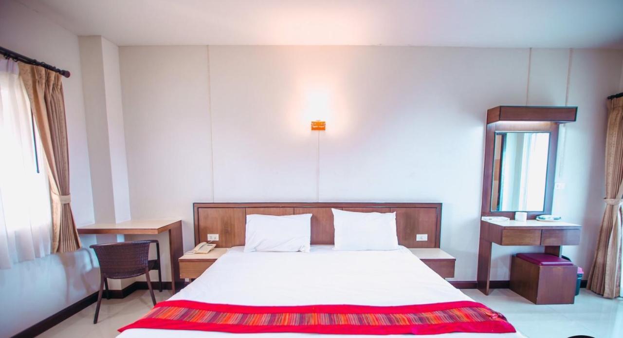 Bander Hotel Phu Khieo Экстерьер фото