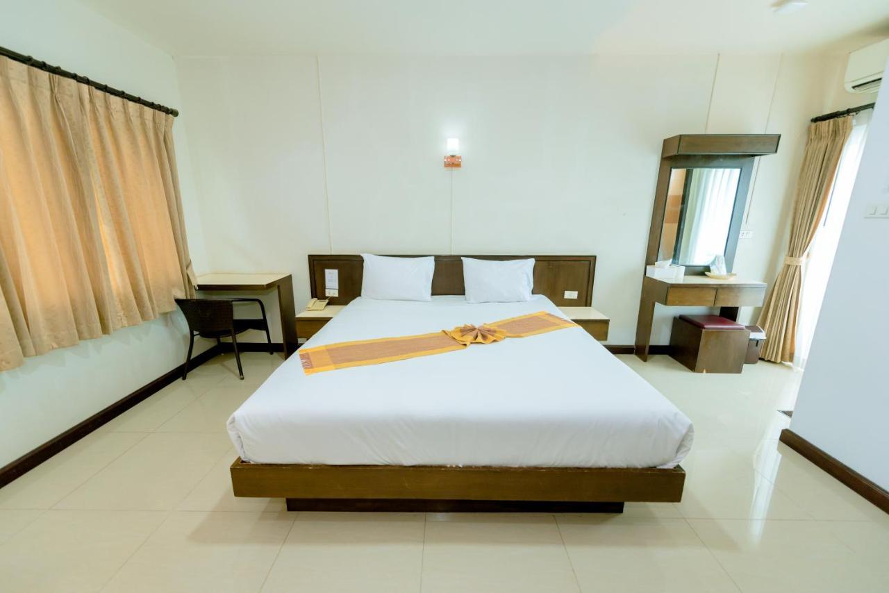 Bander Hotel Phu Khieo Экстерьер фото