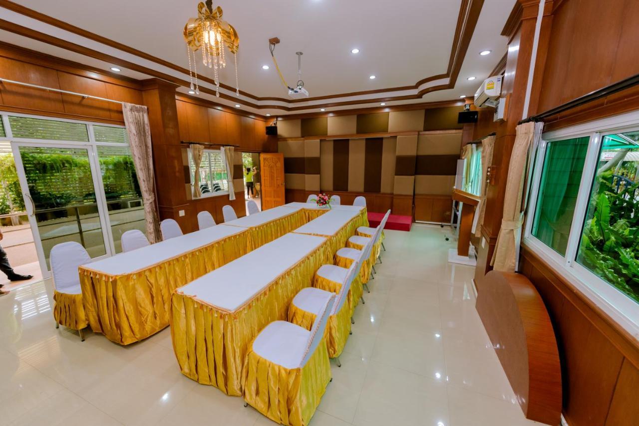Bander Hotel Phu Khieo Экстерьер фото