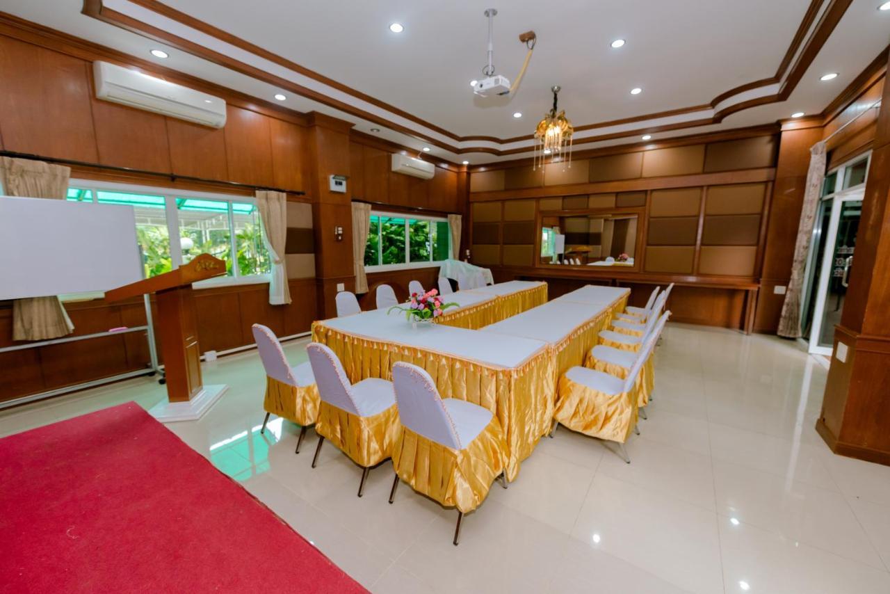 Bander Hotel Phu Khieo Экстерьер фото